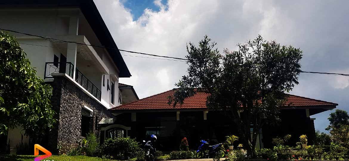 sewa villa bukit danau cipanas puncak