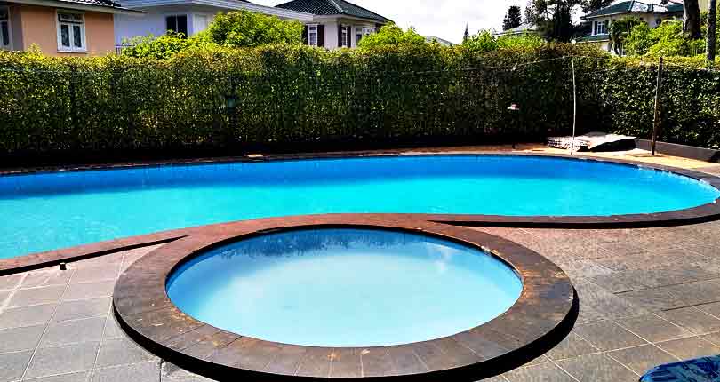 villa keluarga di puncak private pool