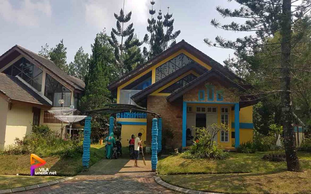 sewa villa kota bunga 4 kamar